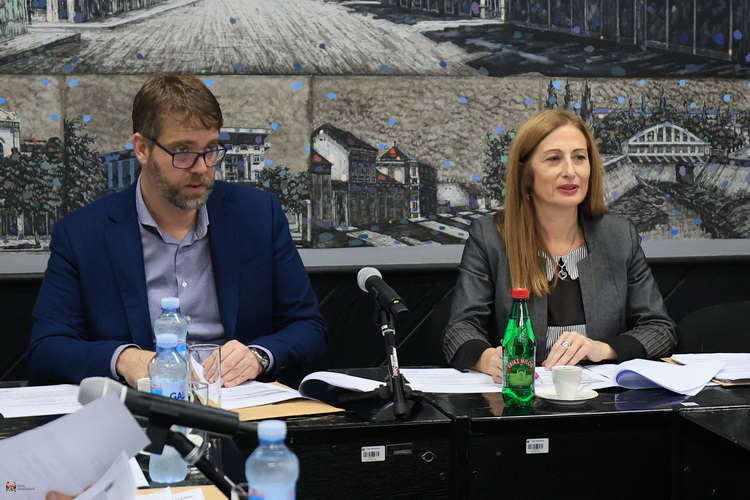 Usvojena odluka o dodeli jednokratne novčane pomoći učenicima srednjih škola