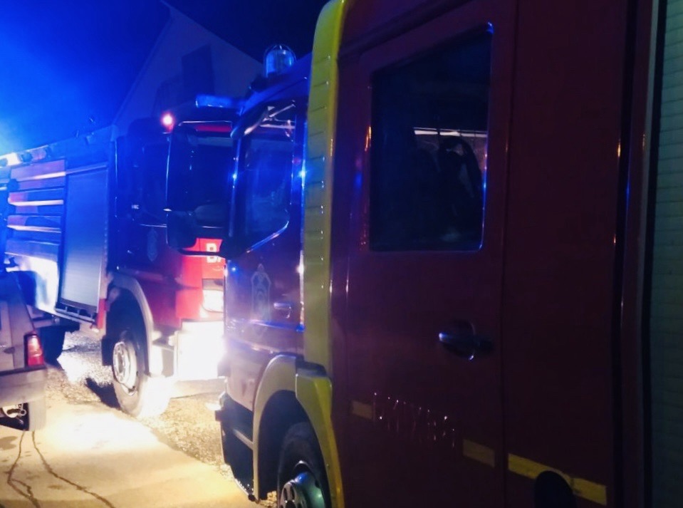 Požar u kragujevačkom naselju Bresnica! Starica (78) palila kartone u kući, ona i sin zadobili povrede po licu i kosi!
