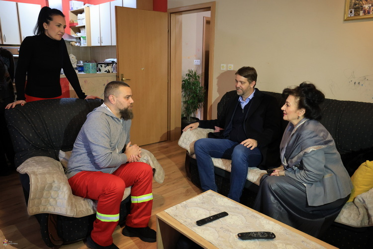 Poseta devetočlanoj porodici Spasić