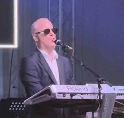 SKANDALČINA: Koncert Saše Matića u Kragujevcu ORGANIZOVAN ISPOD SVAKOG NIVOA. Sagovornici BESNI. Ljudi sedeli jedni drugima na glavi.