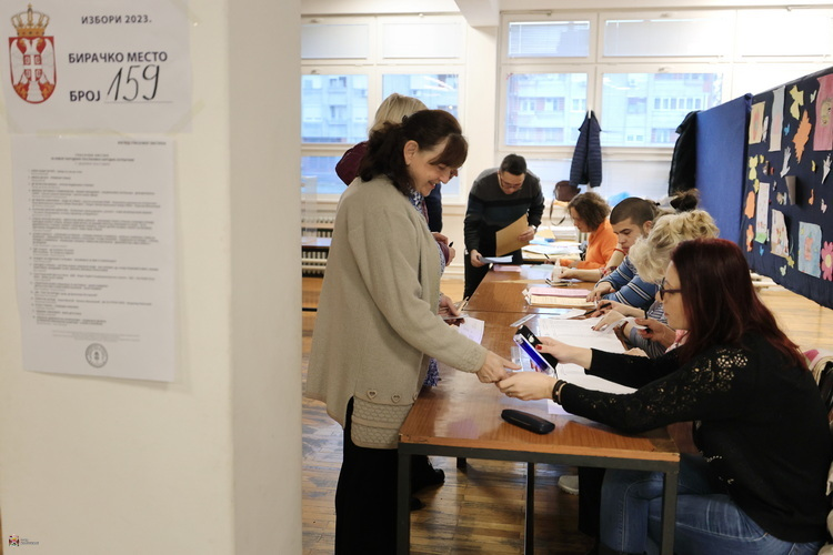 U Kragujevcu do 12 sati izašlo 18,95 odsto birača