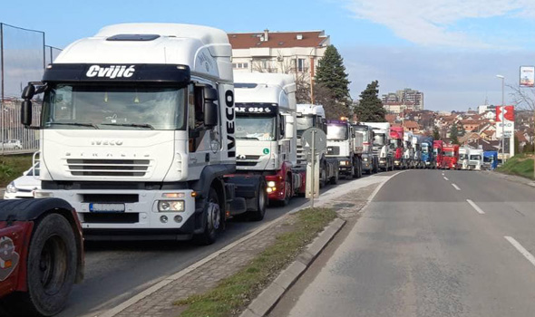 Božićni defile kamiona kroz Kragujevac