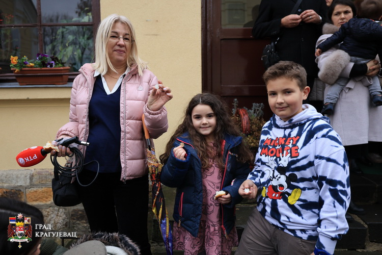 Zlatnik iz česnice petogodišnjoj Dunji Vukomanović