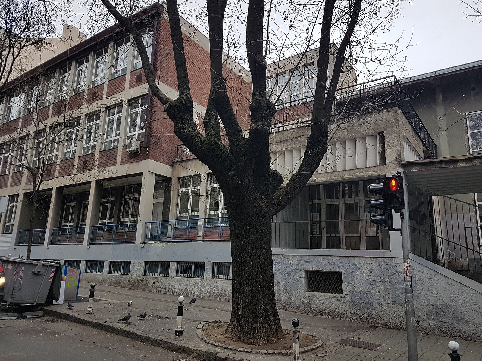 ŠKOLSKI POLICAJAC NAŠAO NOŽ U RANCU UČENIKA U RIBNIKARU! Učenik prijavio vršnjaka