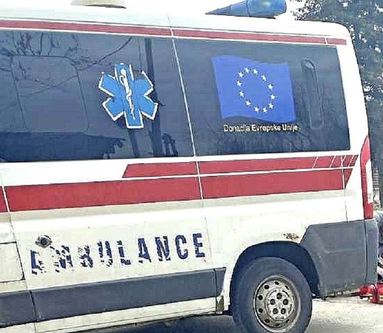DVE SAOBRAĆAJNE NESREĆE U KRAGUJEVCU: Povređene tri osobe, Hitna pomoć imala pune ruke posla