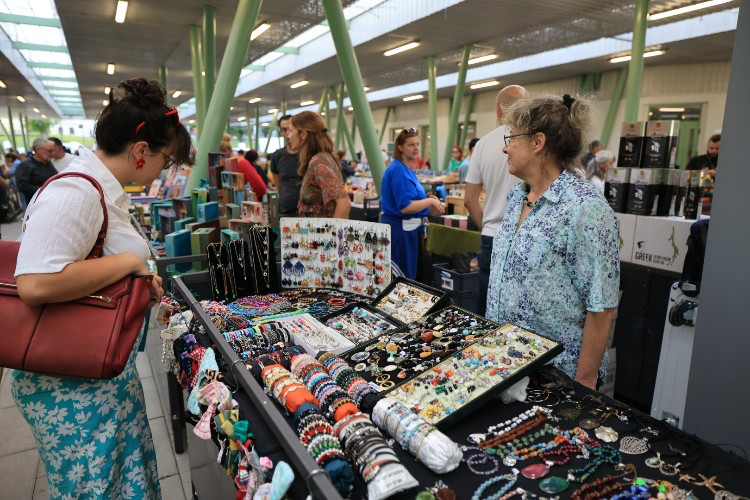 U Kragujevcu prvi put noćni market, festival rakije na otvorenom i Zvonko Bogdan