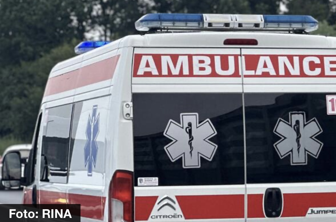 AUTOBUS SLETEO S PUTA KOD ARANĐELOVCA: Teška saobraćajna nesreća u Orašcu, IMA POVREĐENIH, Hitna pomoć na licu mesta (FOTO)