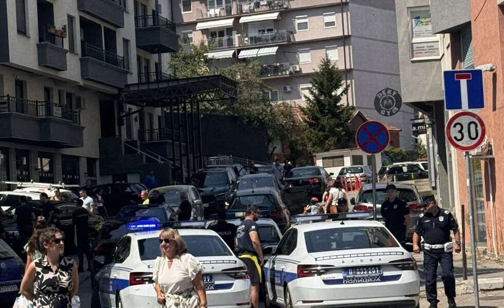 (FOTO)KRIZA I OBRAČUNI u „uskom grlu“ KRAGUJEVCA: Bilo i HAPŠENJA. AUTOM blokirali ULICU.