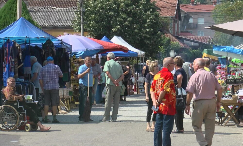 Vašar u Kniću privukao veliki broj posetilaca