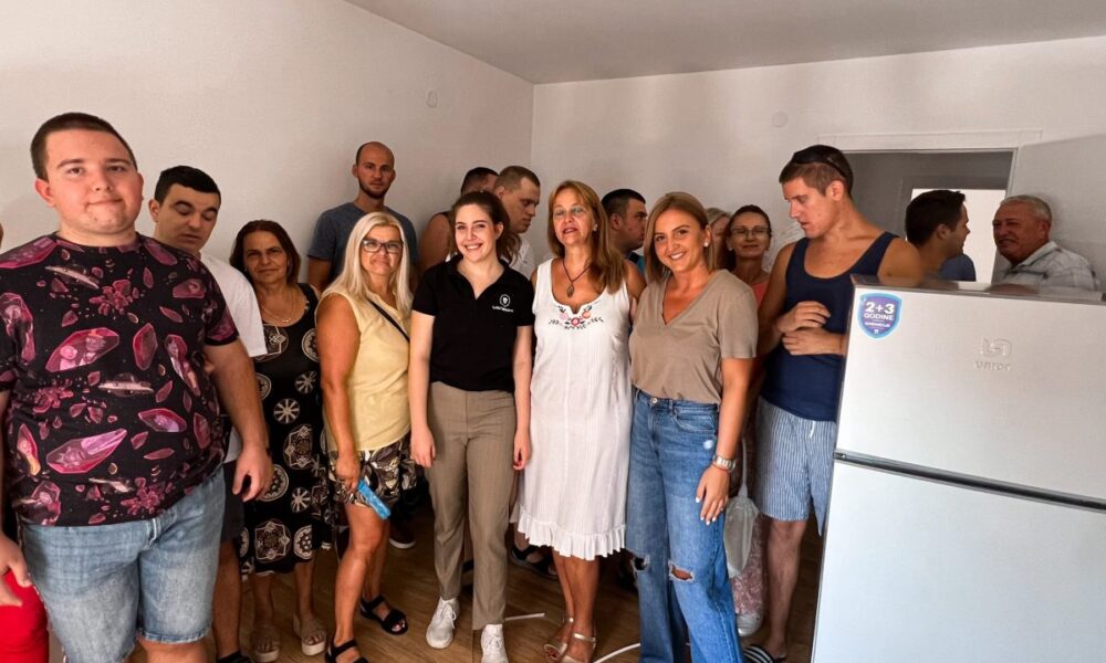 „Lion Eight“ donirala opremu za novi prostor Udruženja za pomoć osobama sa autizmom u Kragujevcu