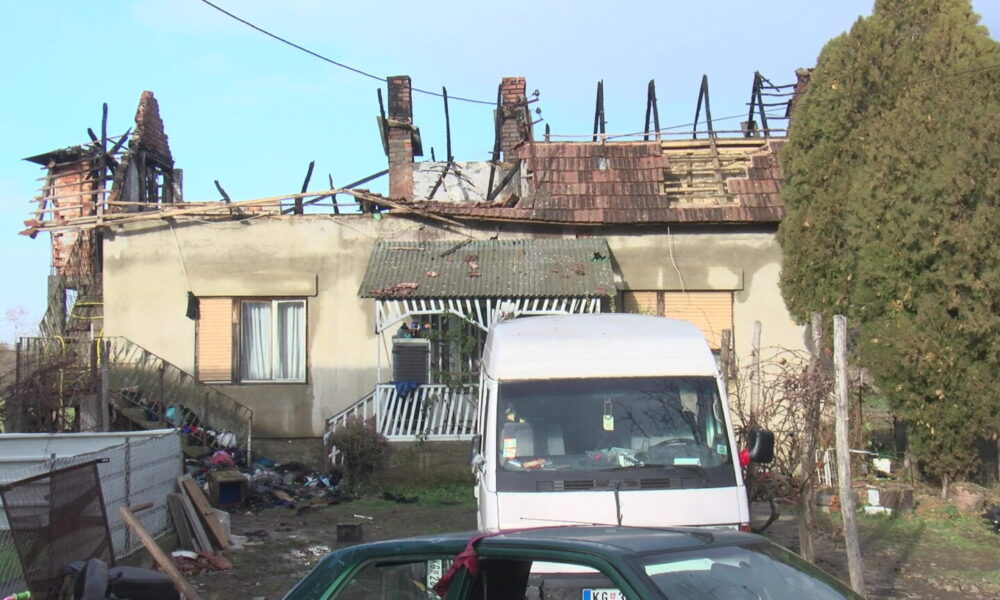 Izgorela kuća Jovane Radivojević iz kragujevačkog naselja Grošnica