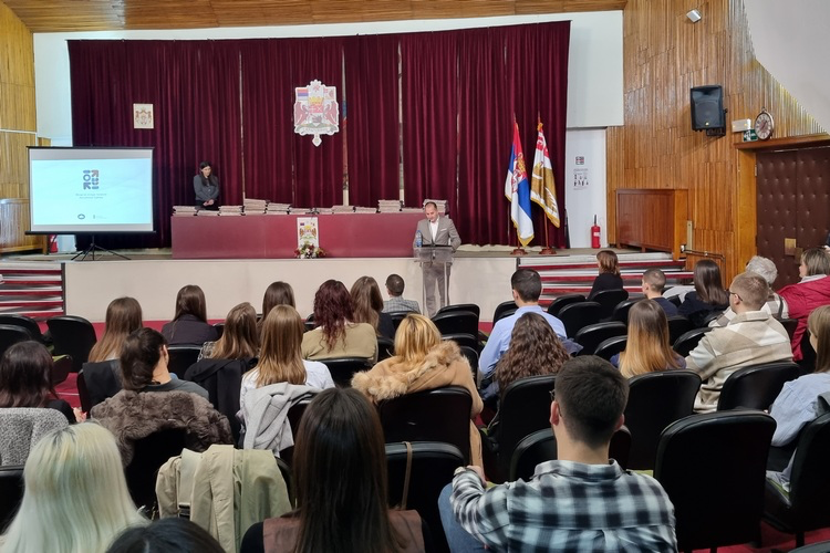 Dodeljene plakete za stipendiste „Dositeje“ sa Univerziteta u Kragujevcu, Novom Pazaru i Prištini