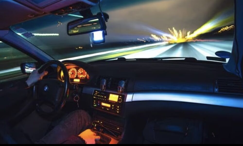 Haos u novogodišnjoj noći: Filmska potera za vozačem Jaguara u centru Kragujevca