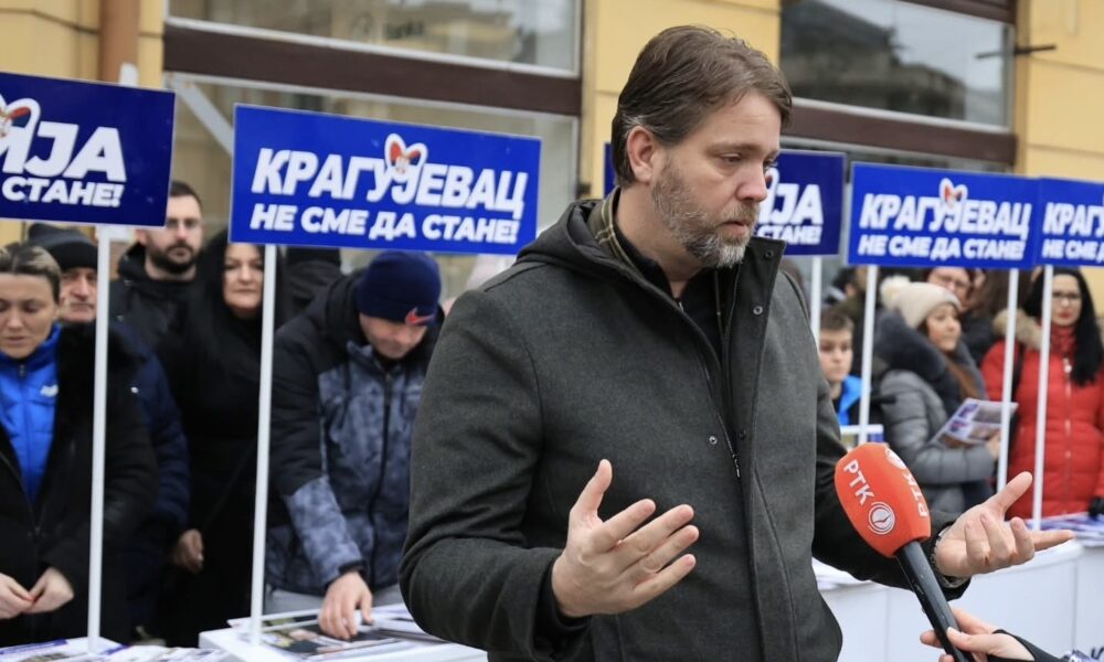 Razgovor sa građanima na Trgu vojvode Radomira Putnika