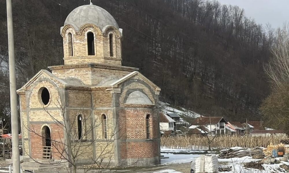 Podiže se VELELEPNA crkva u selu DULENE. Velikodušnim DONACIJAMA pomognuta izgradnja zdanja posvećenog Svetom Jovanu Krstitelju.