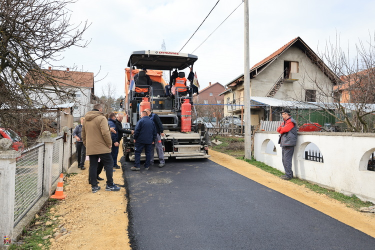 Asfaltirana Mlekarska ulica u MZ Ilićevo