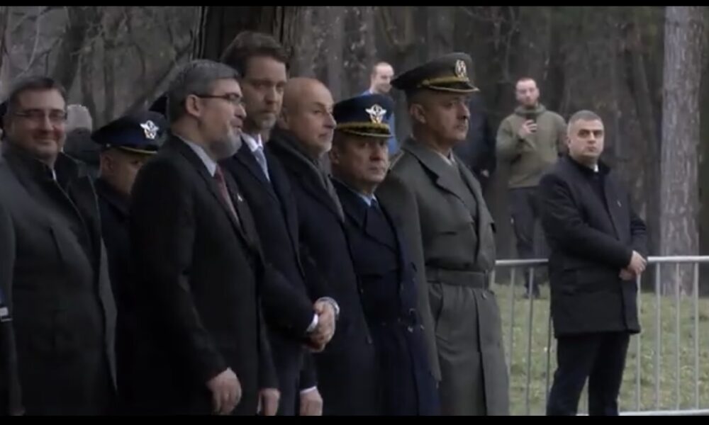 Počasna artiljerijska paljba iz Velikog parka