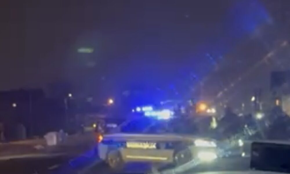 Udes u Korićanima: Saobraćaj usporen, policija i hitna pomoć na terenu