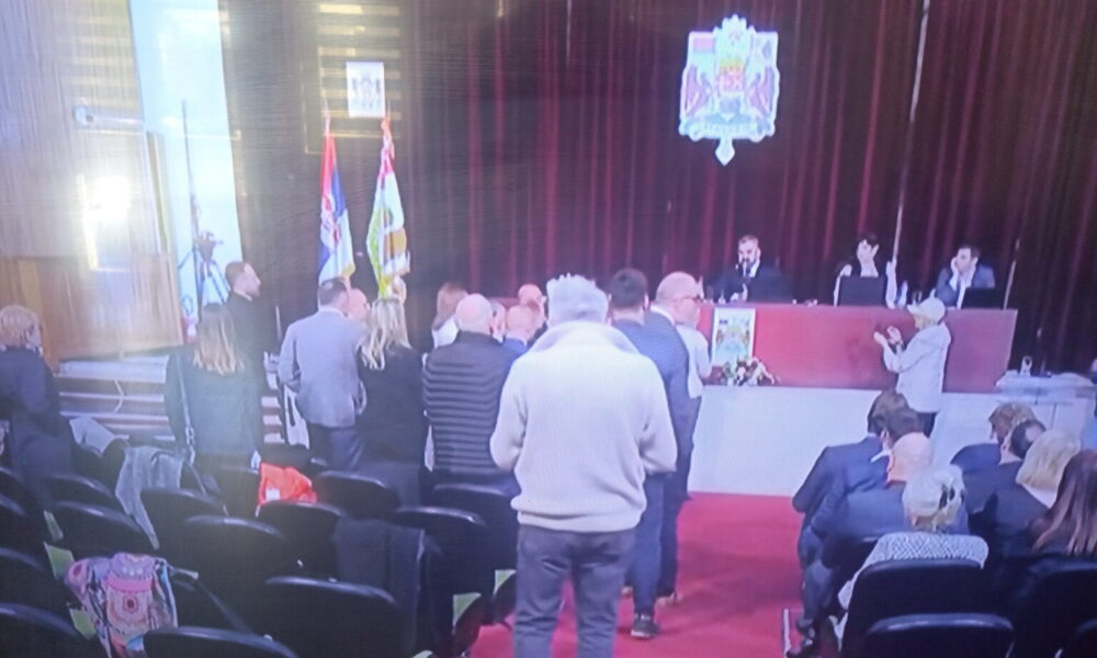 Uprkos prekidima, sednica Skupštine grada Kragujevca se održava