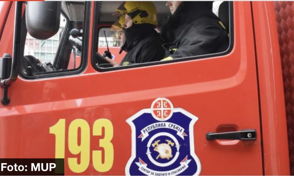 Požar u Pivari: Goreo deo kuće i automehaničarska radnja, nema povređenih