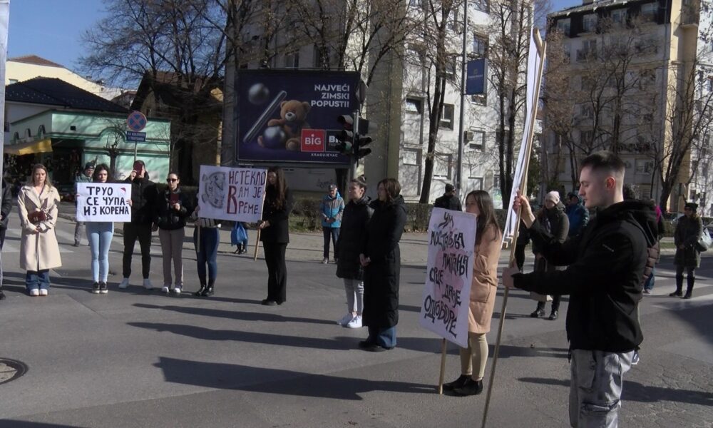 Saobraćajni kolaps u Kragujevcu zbog studentske blokade raskrsnica