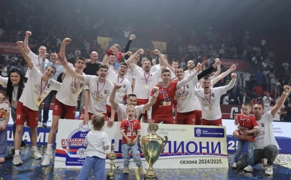 ODBOJKAŠI RADNIČKOG PRVACI SRBIJE! Kragujevčani osvojili i duplu krunu!