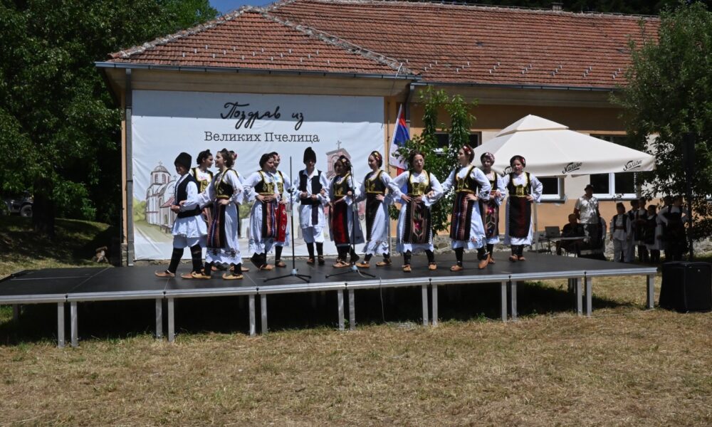 Otvoren Trojički sabor u Velikim Pčelicama: Srce Šumadije kuca u ritmu tradicije
