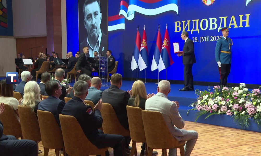 Vidovdanska odlikovanja: Predsednik Vučić uručio priznanja zaslužnim pojedincima i institucijama
