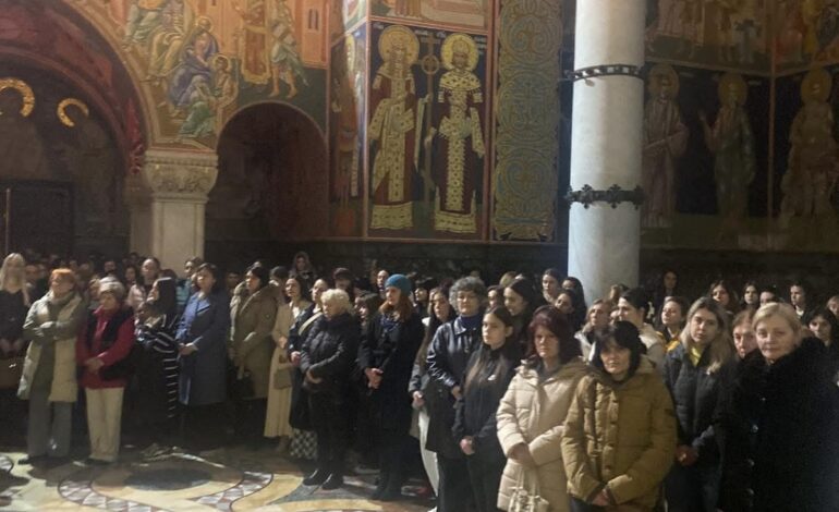 Vaskršnja liturgija na Oplencu okupila veliki broj vernika: Počeo najradosniji hrišćanski praznik