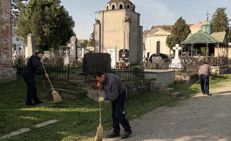 JKP Šumadija uređuje groblja pred Pobusani ponedeljak