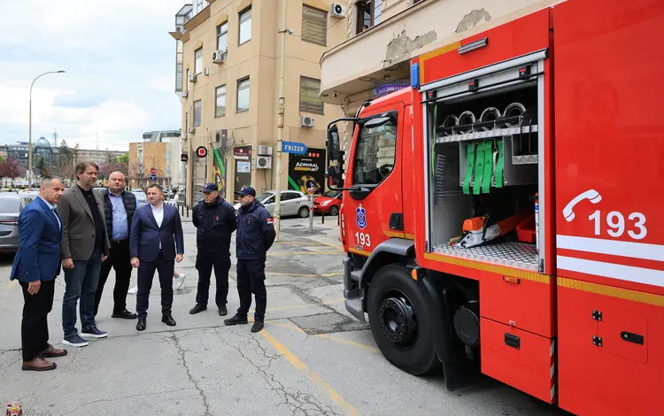 Brži, opremljeniji, spremniji: Kragujevački vatrogasci dobili značajno pojačanje