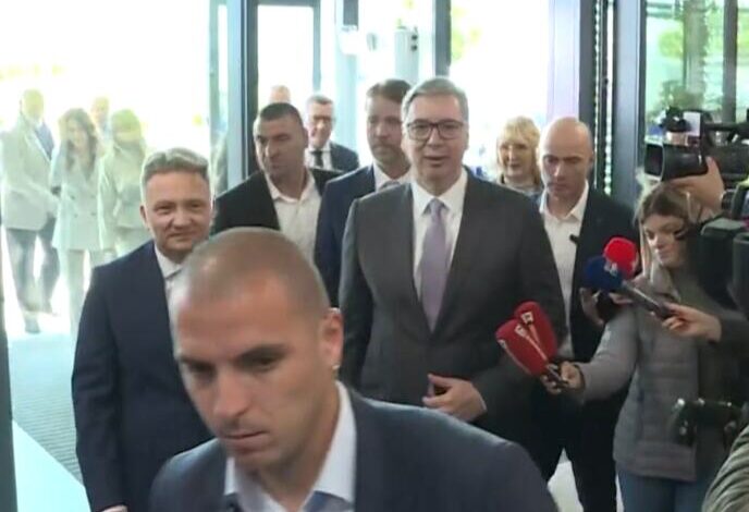VUČIĆ U KRAGUJEVCU: Novi superkompjuter i solarni paneli u Državnom data centru