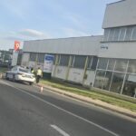 Udes kod Sajma u Kragujevcu: Sudarili se motocikl i automobil, hitne službe na terenu
