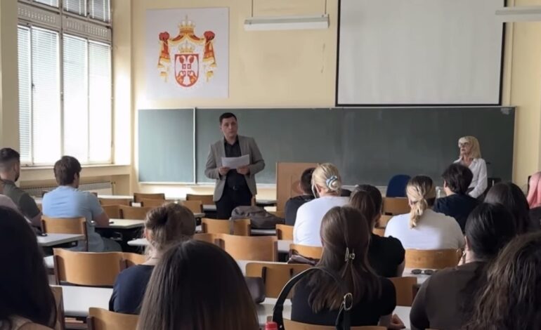 Advokat Srđan Mladenović održao predavanje o odgovornosti lekara za stručnu grešku na Pravnom fakultetu u Kragujevcu