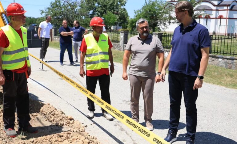 Gas stiže u Rogojevac, Lužnice, Šljivovac i Cerovac: Dašić i Momčilović obišli radove