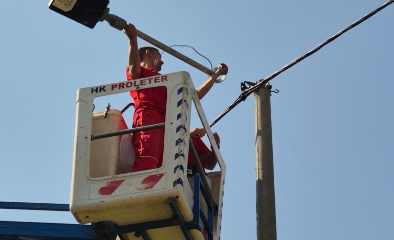 Šukovska ulica u Divostinu dobija javnu rasvetu: Biće postavljeno šest novih svetiljki