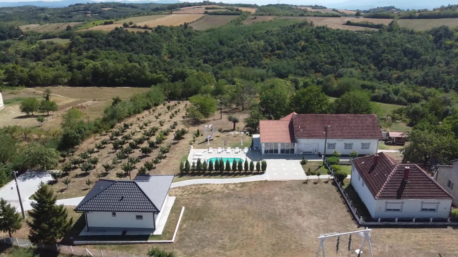 PEĆINSKA VILA OSVAJA ŠUMADIJU: Šumadijski raj na samo 16 kilometara od Kragujevca!