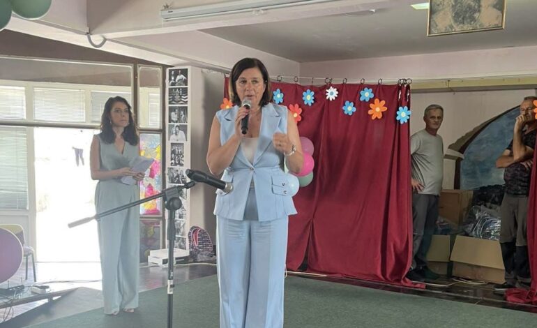 Jasna Vuković poželela prvacima uspešan početak školovanja: Opština Topola uz najmlađe đake