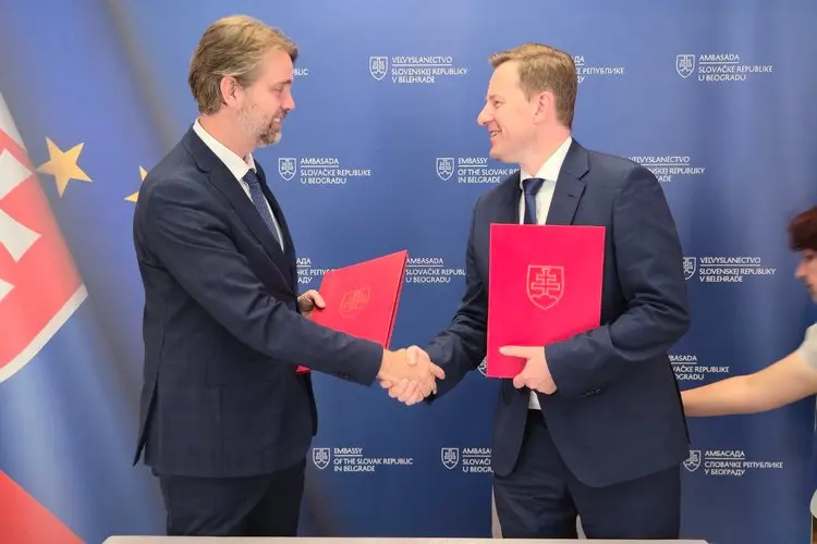 Potpisan ugovor o malom grantu za projekat Mobilna dijagnostika za sve