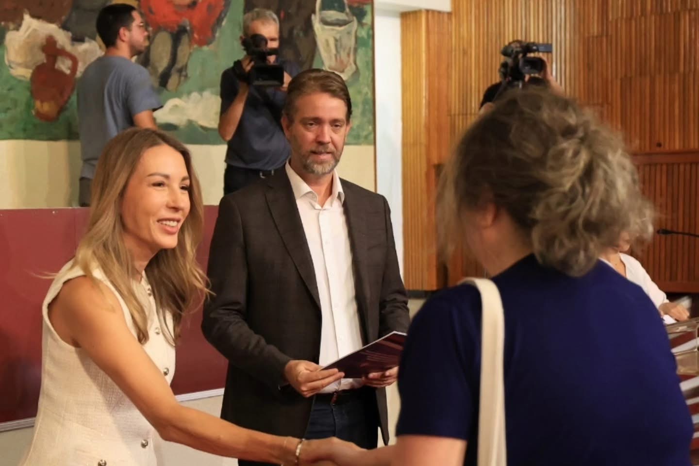 Velika podrška kragujevačkim domaćinstvima: Đedović Handanović i Dašić uručili 134 ugovora