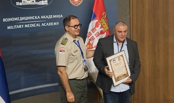 VELIKO PRIZNANJE ZA PROF. DR SLOBODANA MILISAVLJEVIĆA: Povelja za razvoj grudne hirurgije