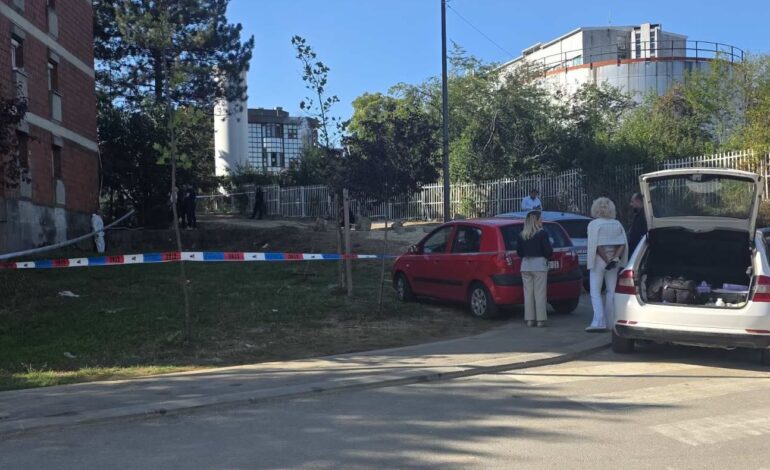 Nađen automobil osumnjičenog nakon pucnjave u Kragujevcu: Ostavio slupano vozilo i pobegao!