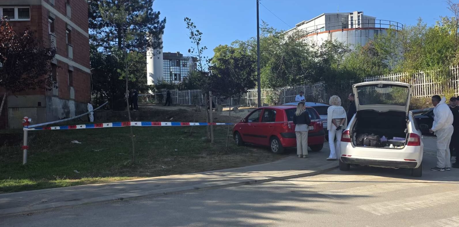 Nađen automobil osumnjičenog nakon pucnjave u Kragujevcu: Ostavio slupano vozilo i pobegao!