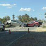JEZIVA NESREĆA NA IZLAZU IZ KRAGUJEVCA: Automobili potpuno uništeni, jedno vozilo ostalo na ivici mosta