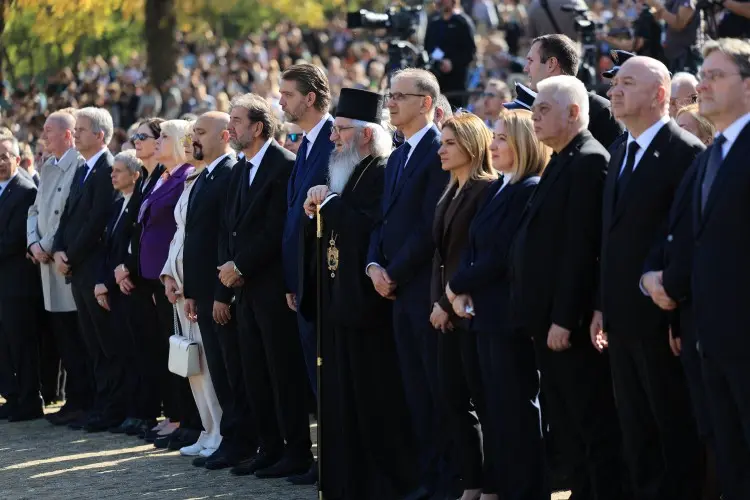 Šumarice ponovo opominju: Sećanje na nevine žrtve i prekinutu mladost ne bledi