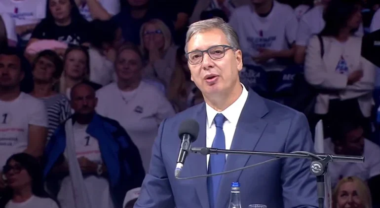 VUČIĆ U ARENI: „Prenosim poruku nade i jedinstva – mi smo jedna velika porodica“