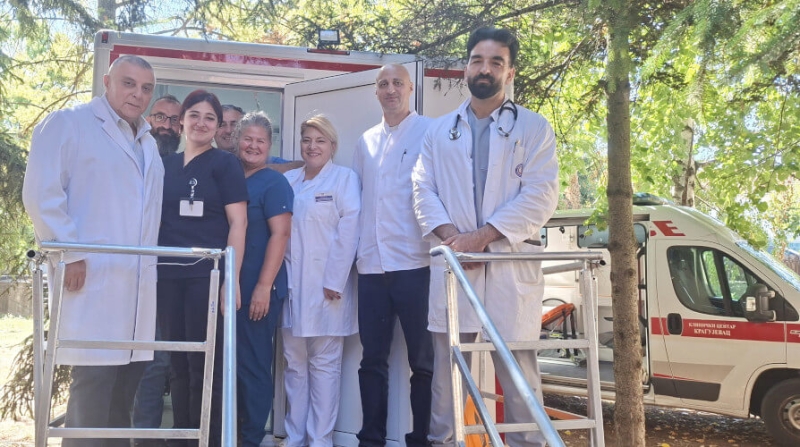 Veliko interesovanje Šumadinaca za preglede u mobilnoj ambulanti UKC Kragujevac: Meštani sve češće traže pomoć lekara na terenu